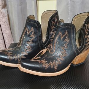 Women's Ariat Dixon Western Bootie Brooklyn Black Size 8.5